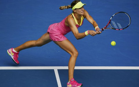 Bouchard và Halep dừng bước ở tứ kết