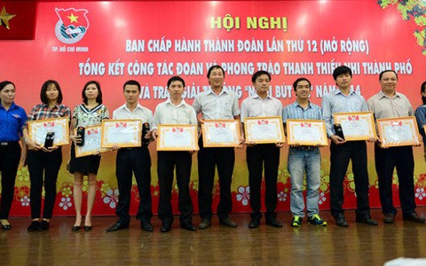 Trao giải “Ngòi bút trẻ” 2014