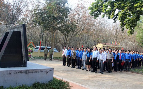 Thanh niên công nhân hướng về cội nguồn cách mạng