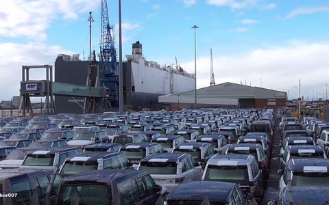1.400 xe sang "ngậm" nước biển 19 ngày quay lại nhà máy