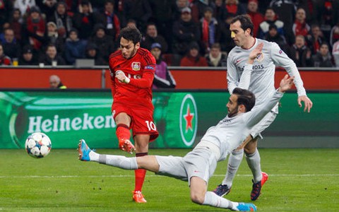 10 người Atletico Madrid bại trận ở nước Đức