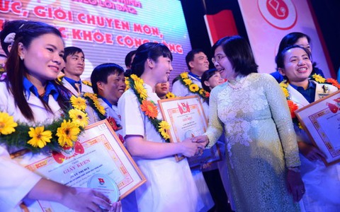 29 thầy thuốc trẻ nhận giải thưởng Phạm Ngọc Thạch