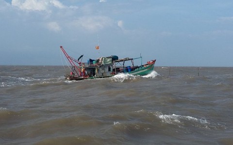 Một thuyền viên đột ngột mất tích trên biển