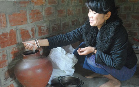 ​Hũ gạo tình thương