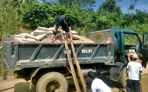 Sẻ chia - không đợi giàu có