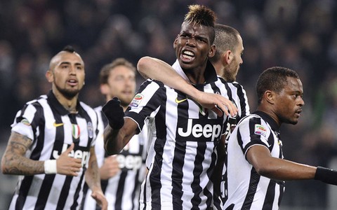 Juventus bỏ xa AS Roma 11 điểm