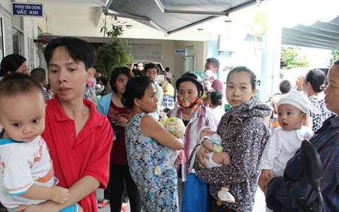 Năm 2015, văcxin dịch vụ rất khan hiếm