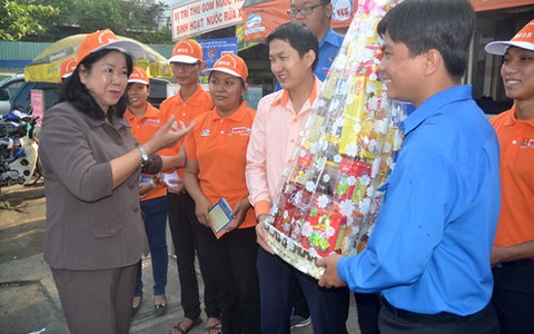 ​Thăm chiến sĩ “Tiếp sức người lao động”