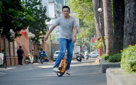 Dạo phố với xe điện 1 bánh tại Hà Nội, Sài Gòn