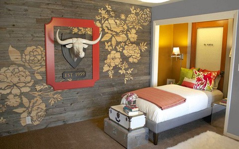 ​Độc đáo bức tường hoa khắc gỗ