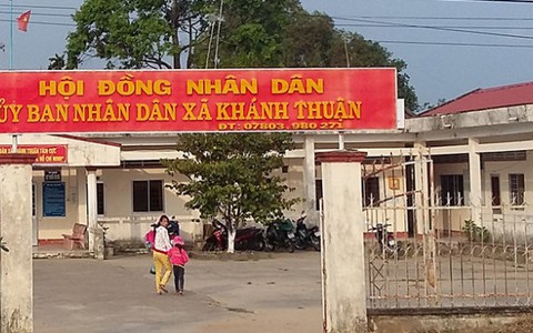 Lãnh đạo xã nợ 48 triệu "tiền nhậu", chủ quán hăm đốt trụ sở