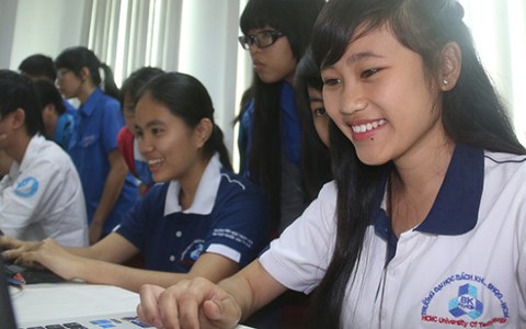 Thí sinh Đoàn Thu Thảo về nhất vòng 2 "Tự hào sử Việt" 2015