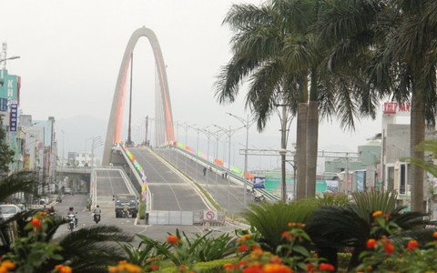 Mở cửa cho người dân tham quan cầu vượt Ngã Ba Huế