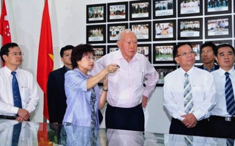 Ông Lý và những câu hỏi khó
