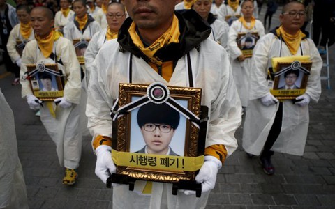 Hàn Quốc xem xét trục vớt phà Sewol