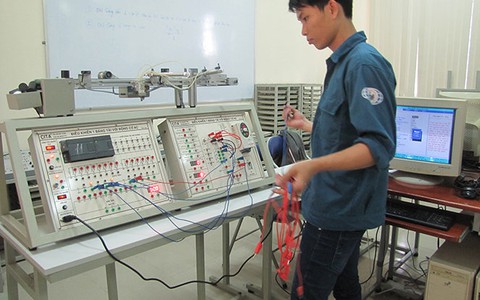 Liên kết doanh nghiệp - Giúp sinh viên tiếp cận thực tế