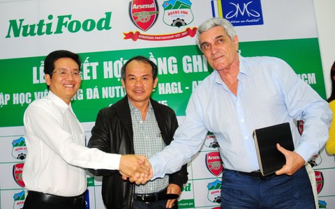 Học viện bóng đá Nutifood HAGL Arsenal JMG được đặt ở khu Rạch Chiếc