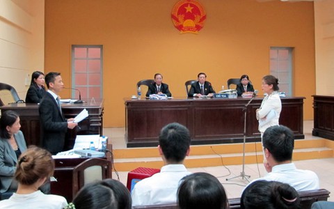 Tòa cấp huyện không được “xử” chủ tịch UBND huyện?