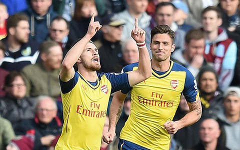 Arsenal chật vật vượt qua Burnley