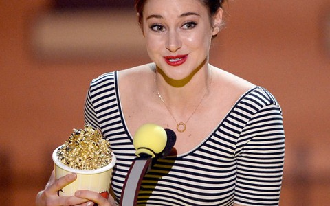 Shailene Woodley, Bradley Cooper đoạt giải MTV Movie Awards 2015