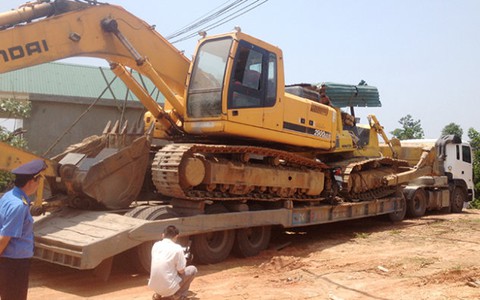 Bắt 2 xe đầu kéo quá tải trốn trạm cân lưu động