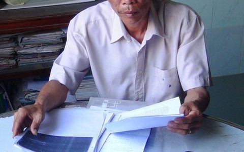 Từ hiệu trưởng, chuyển đi làm giáo viên