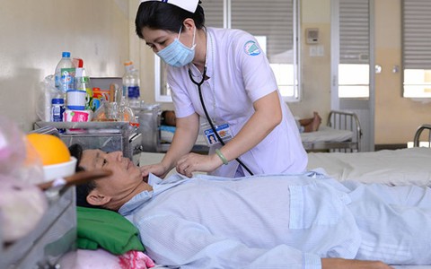 Xin chào, xin lỗi, xin phép... bệnh nhân