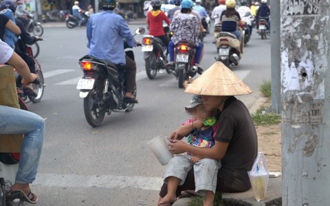 Phận người ngã tư