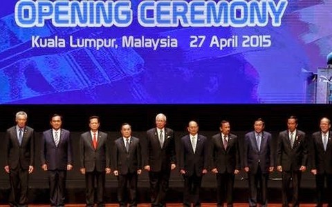 ASEAN lên án Trung Quốc xây đảo trái phép