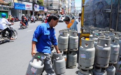 Giá gas tháng 5 nhích nhẹ