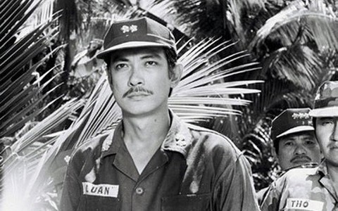 Ván bài lật ngửa tập 2 Quân cờ di động (1983)