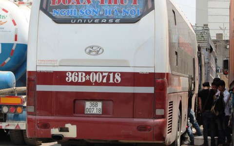 Phạt xe khách 42 chỗ nhồi nhét 111 người 40 triệu đồng