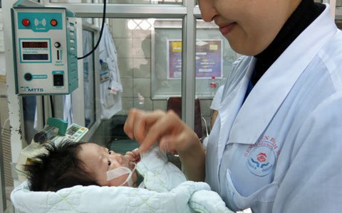 Lọc máu liên tục cứu trẻ sơ sinh