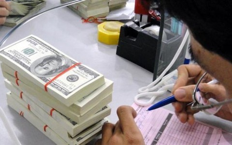 Giá USD giảm mạnh