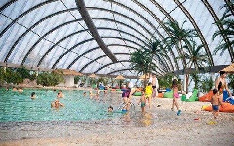 Singapore dựng bãi biển nhân tạo rộng 50m ngay trong thành phố
