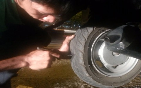 Mánh lới phá xe kiếm tiền