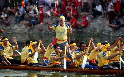 Thi bơi trải Đăm