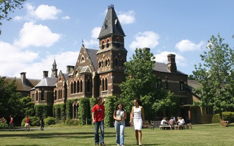 Triển lãm thông tin trực tuyến Trường Trinity College
