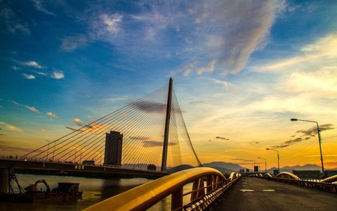 Hồ hởi với một bản án
về bản quyền