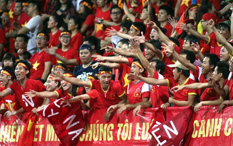 Hình ảnh ăn mừng chiến thắng của CĐV VN