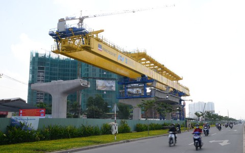 TP.HCM lắp đốt dầm cầu đầu tiên tuyến metro số 1
