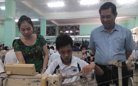 Công ty “dạy làm người”
