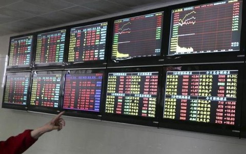 Hàng “dỏm” vào
sàn chứng khoán