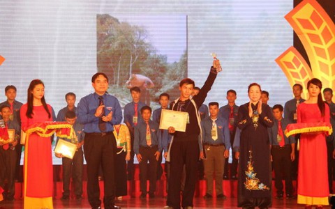 150 thanh niên nhận Giải thưởng Lương Định Của