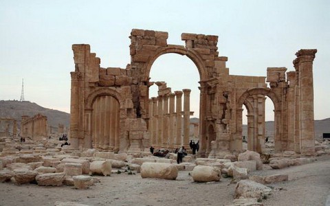 IS bắt cóc 1.200 trẻ em Iraq, gài mìn khắp TP cổ Syria
