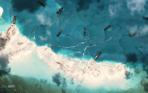 Philippines: Trung Quốc xây dựng ồ ạt trên Đá Vành Khăn