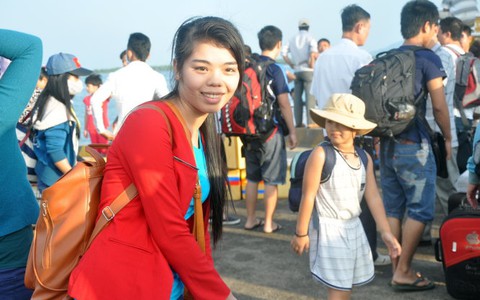 Biển êm cho thí sinh ở Côn Đảo đi thi