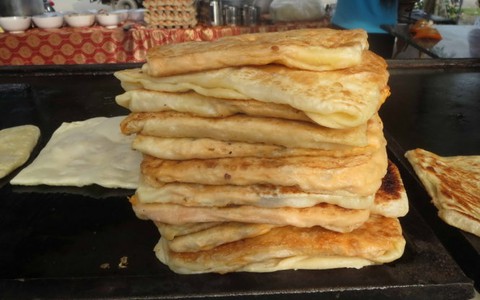 Bánh ro ti Malaysia lạ mà ngon