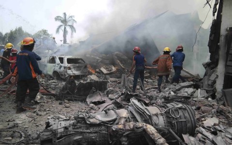 Vụ rơi máy bay ở Indonesia: Đã có 113 người chết