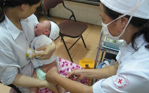 Cấp thẻ BHYT cho trẻ dưới 6 tuổi cùng lúc đăng ký khai sinh